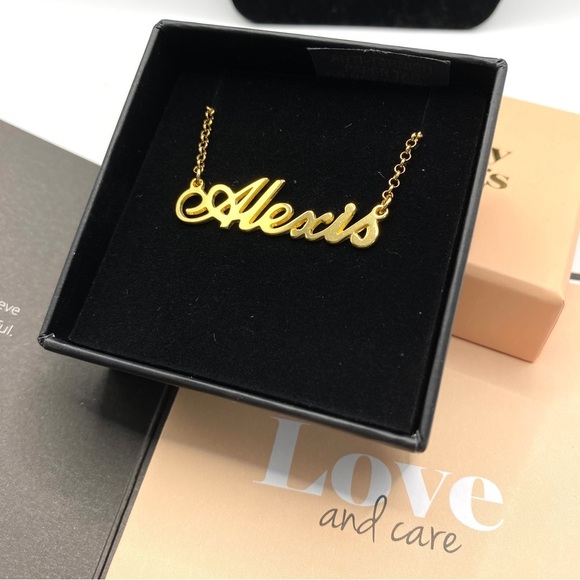 Alexis Pretty Things Inside My Name Necklace ALEXIS NWOT in Box - Picture 2 of 7